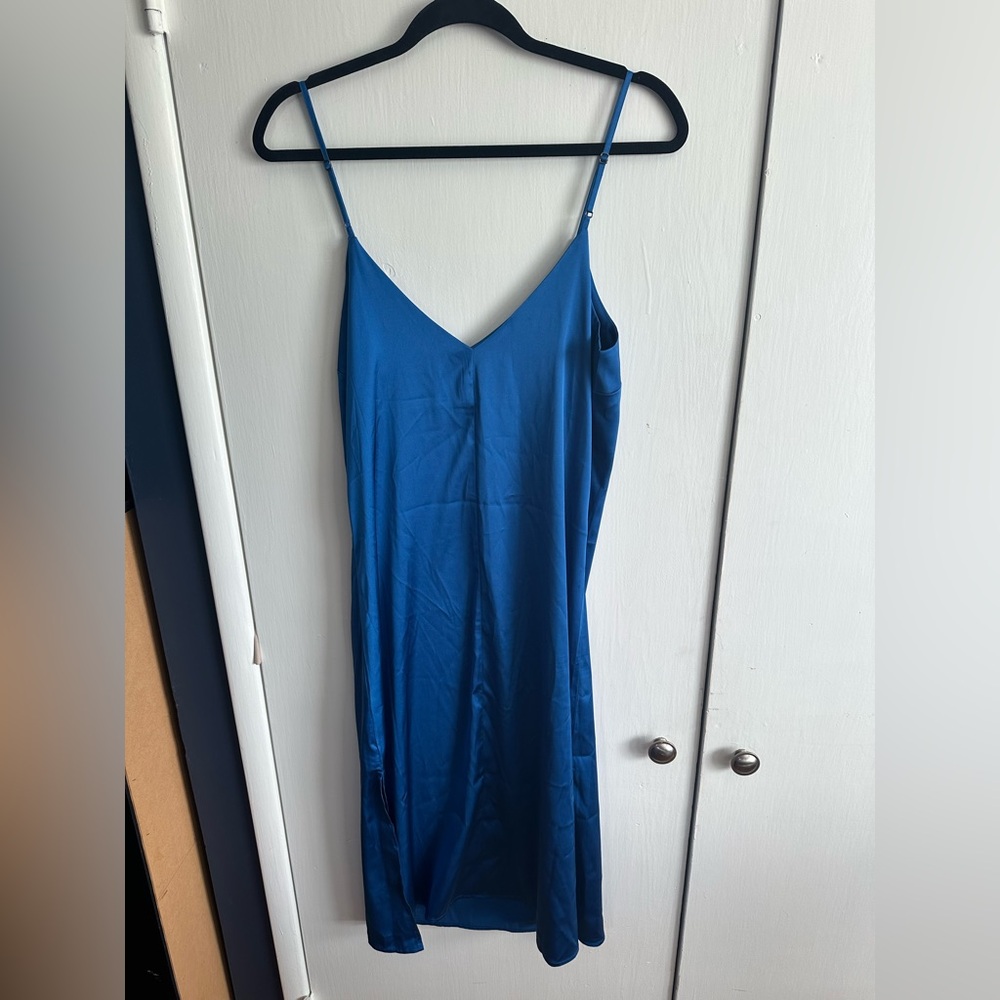 Chic Strapless Blue Dress - Picture 5 of 7